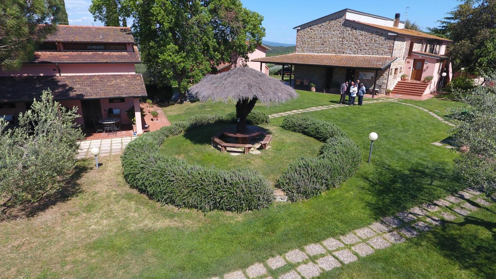 Agriturismo Poggio Corbello La Pesta Exterior photo