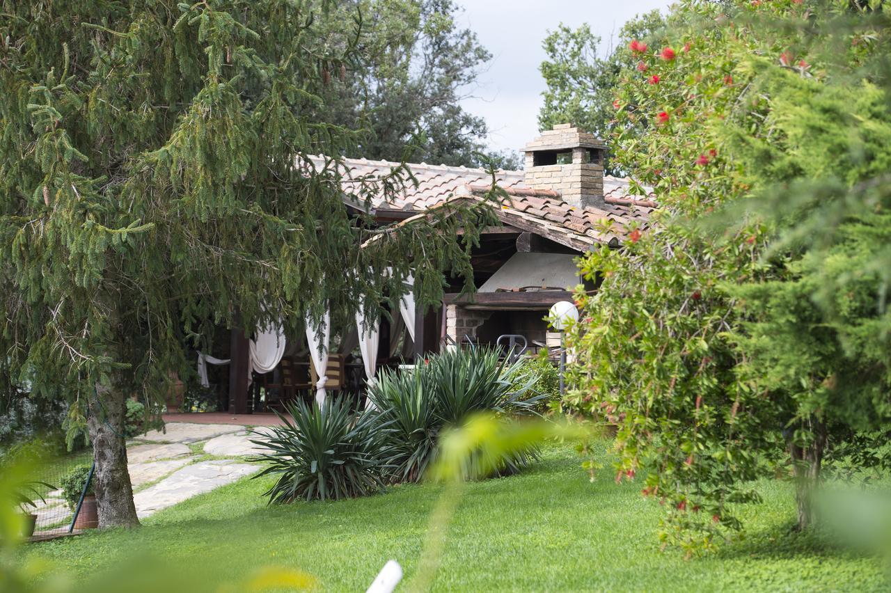 Agriturismo Poggio Corbello La Pesta Exterior photo